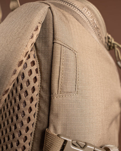 Eberlestock Brute Scout Hunting Pack | Ultralight 30L Fast-Attack Rucksack | Built to Stop Back Sweat & Shed Rain